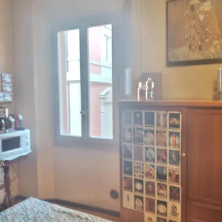 Room In Apartment - Camera Con Bagno Privato A Bologna In Pieno Centro Gæstehus